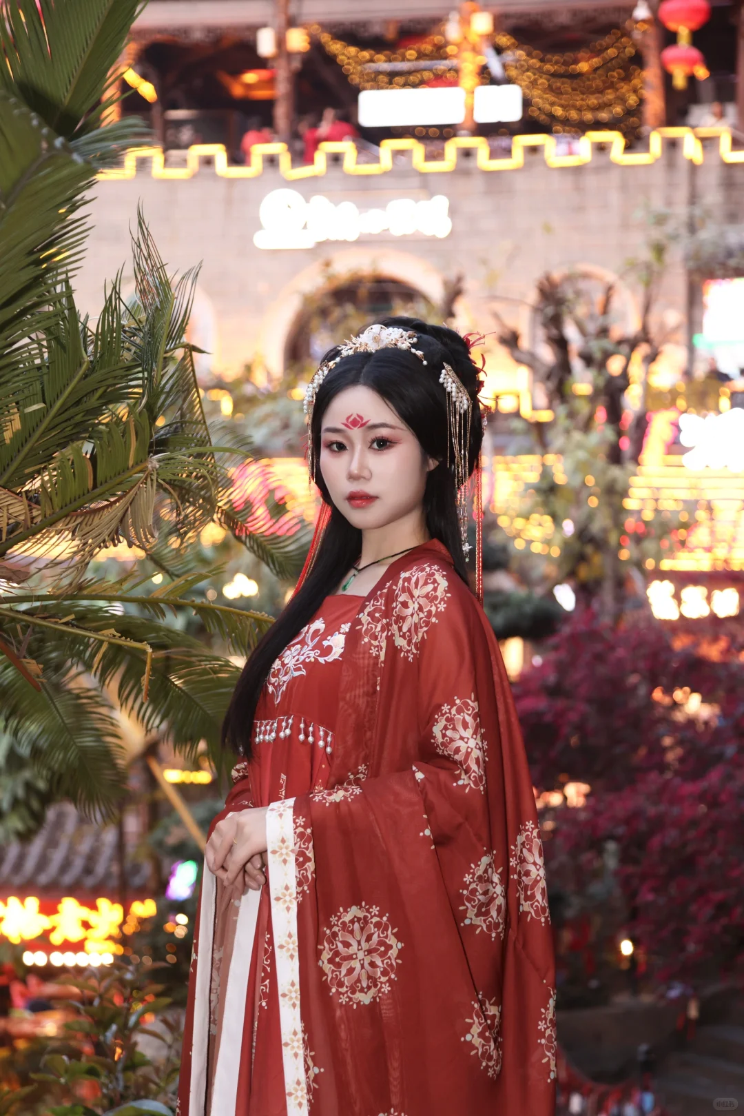 何为妖，透万灵之媚眼，其柔态之姿，蛊惑人心。