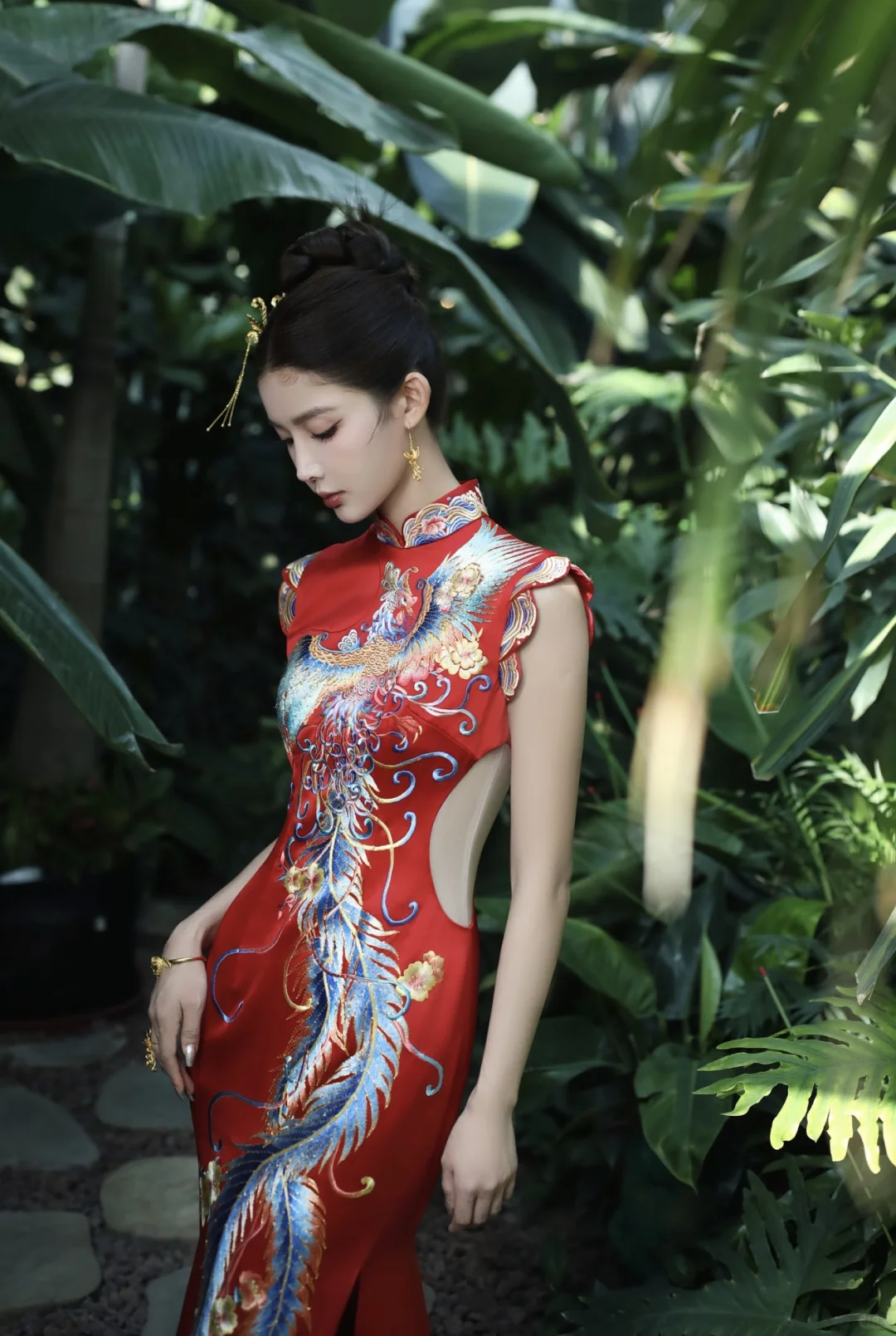 红底凤纹优雅大气｜华服之美从未被定义
