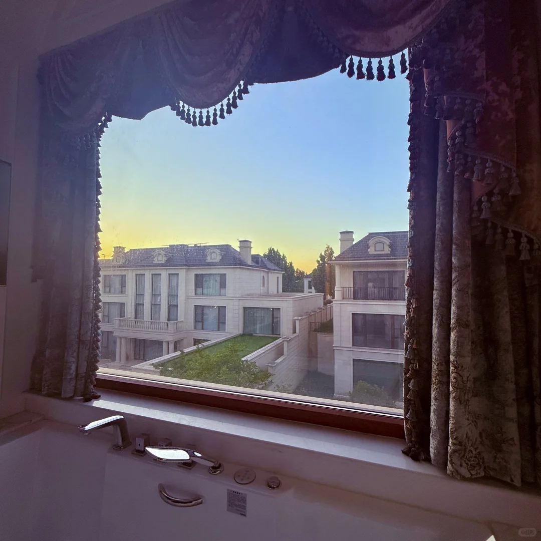 北京2000平别墅🏠卧室和窗外的风景💕