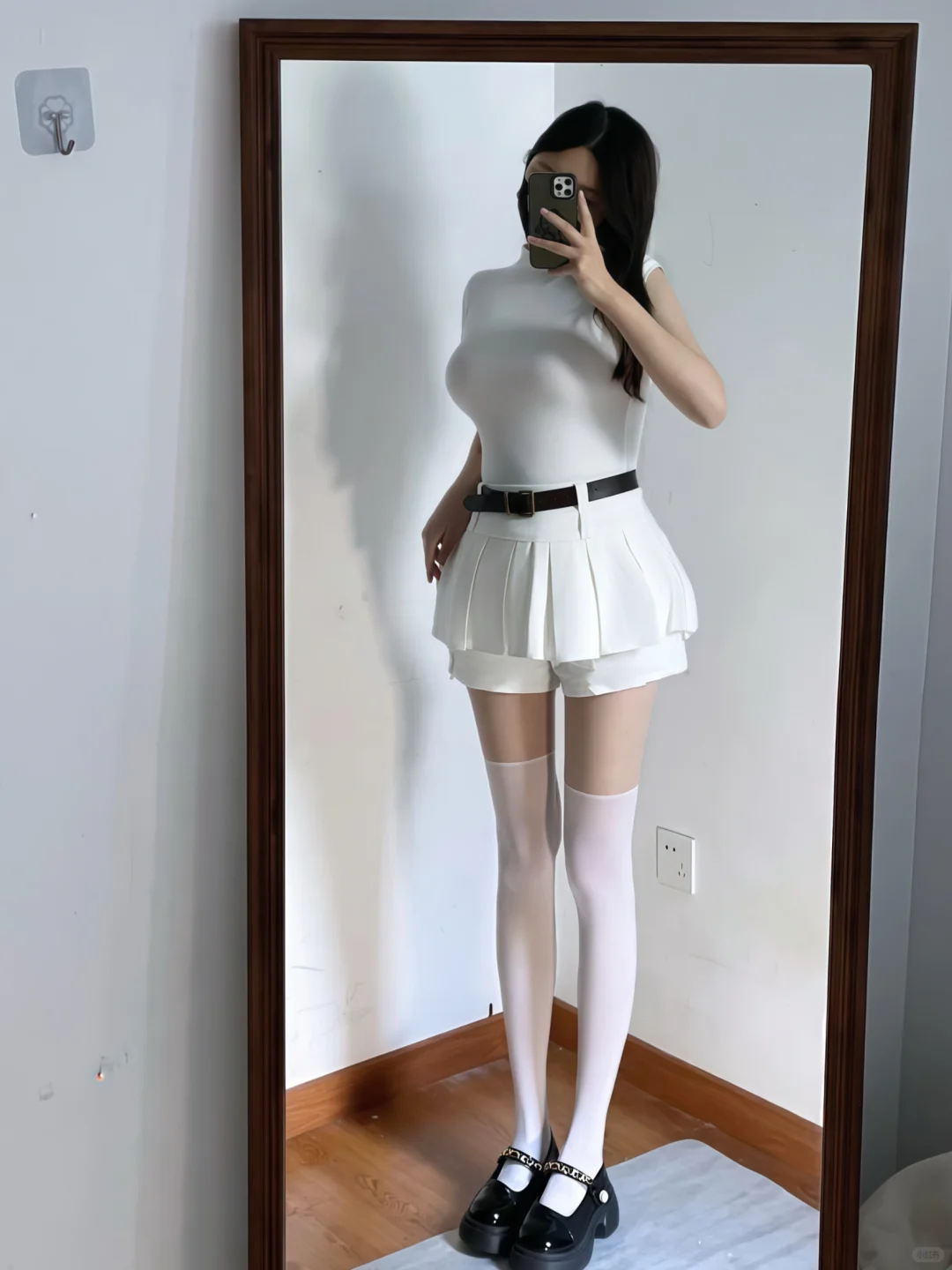 救命！周末约会穿哪条白丝啊？ 🤍