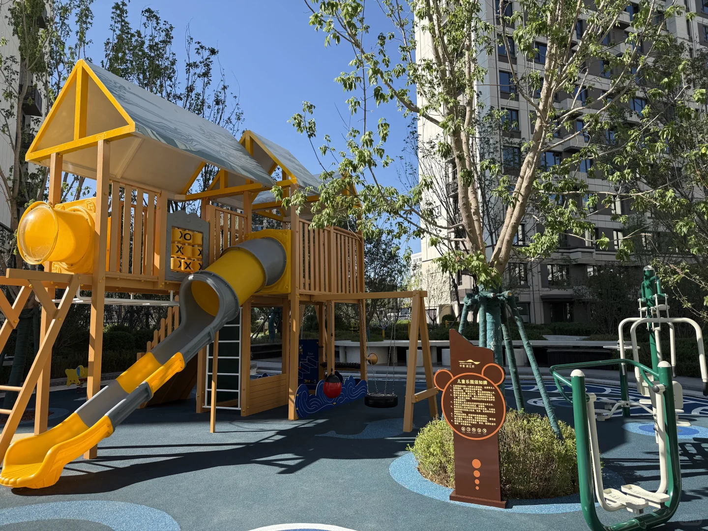 在呼市挖到一个酷似园林艺术馆的小区