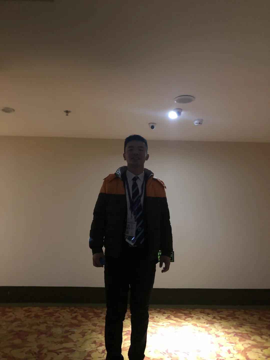 八年的中介职业生涯。