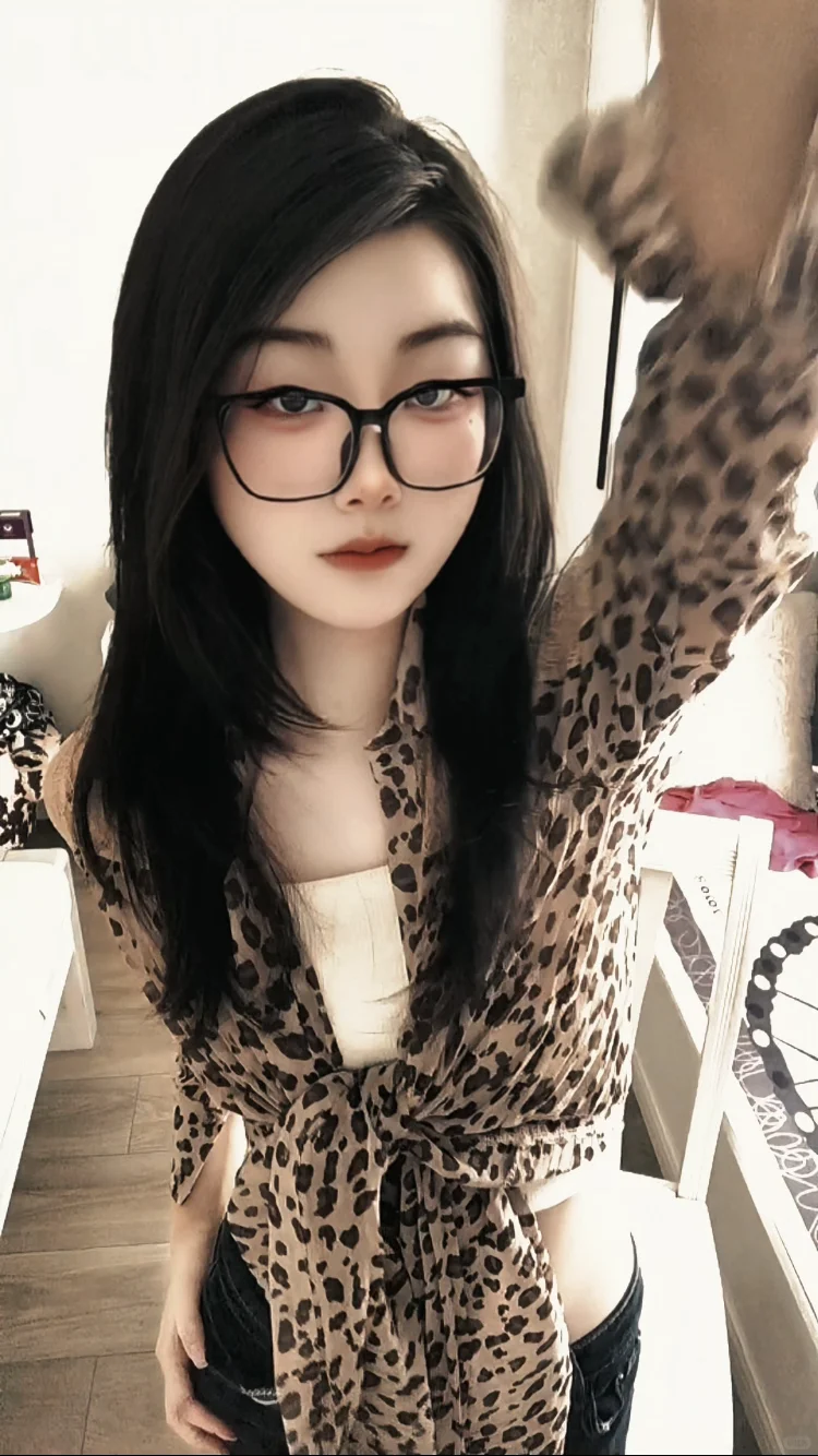 可爱的女人如果不聪明 就不是尤物 是猎物