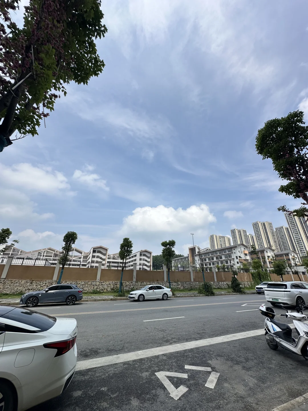 学校门口的临街现铺，到底值不值得入手啊？