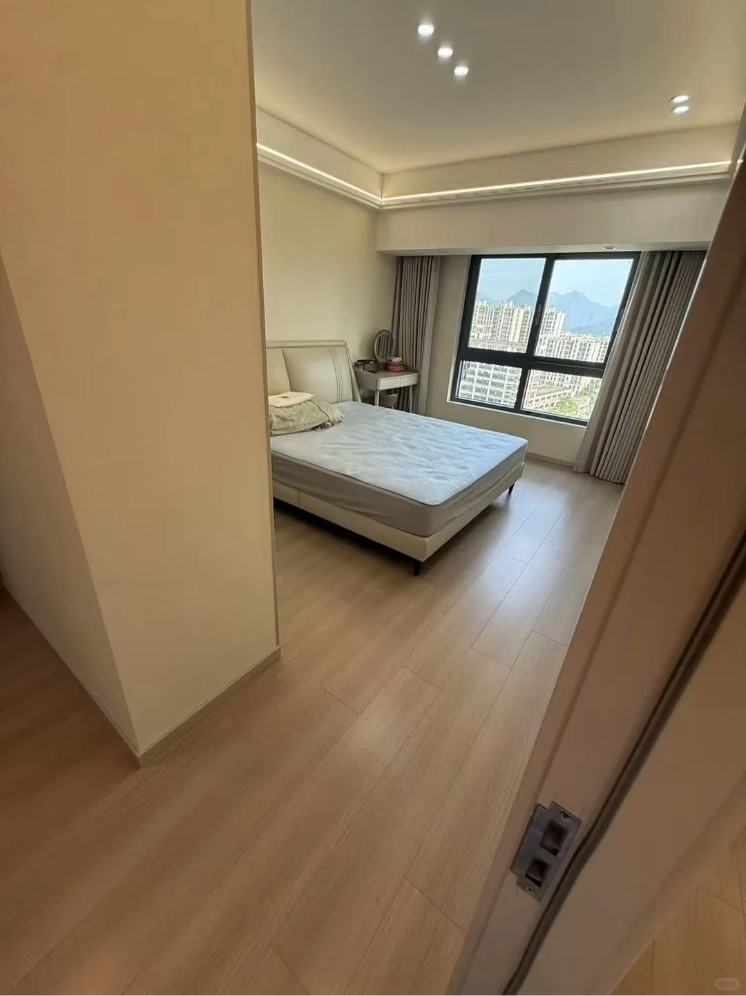 出售苍南灵溪合景天玺自住装修三室两厅两卫