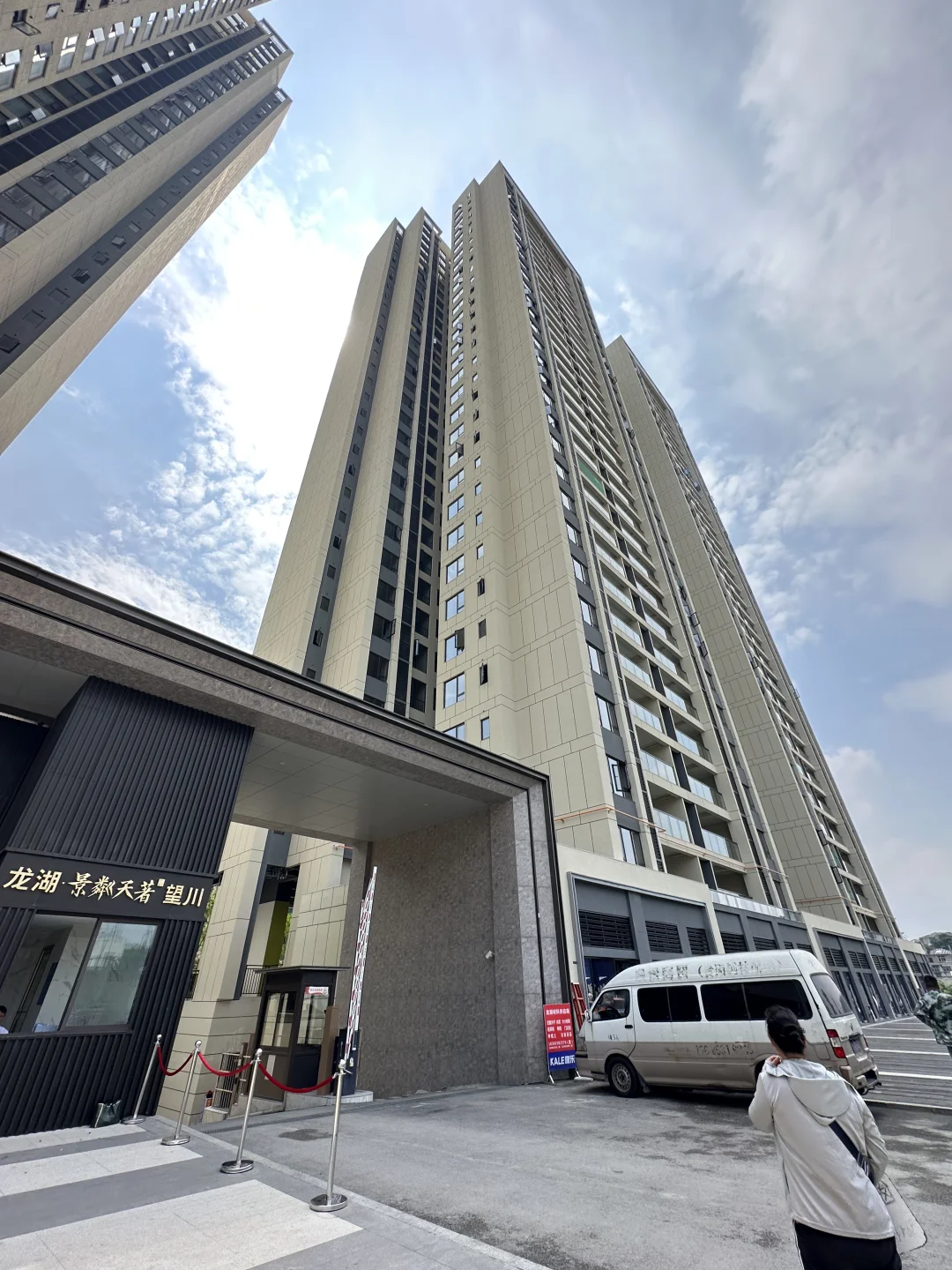 学校门口的临街现铺，到底值不值得入手啊？