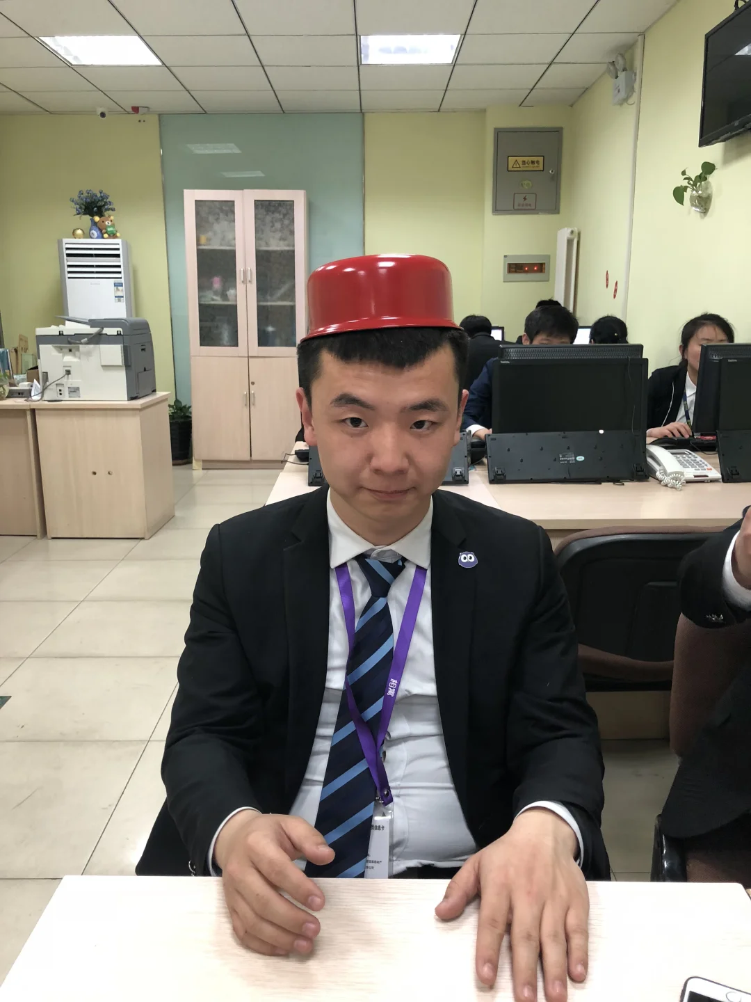 八年的中介职业生涯。