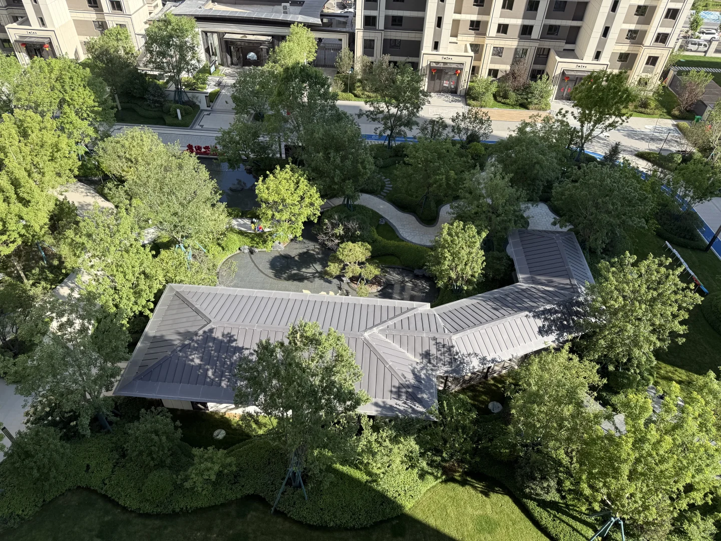 在呼市挖到一个酷似园林艺术馆的小区