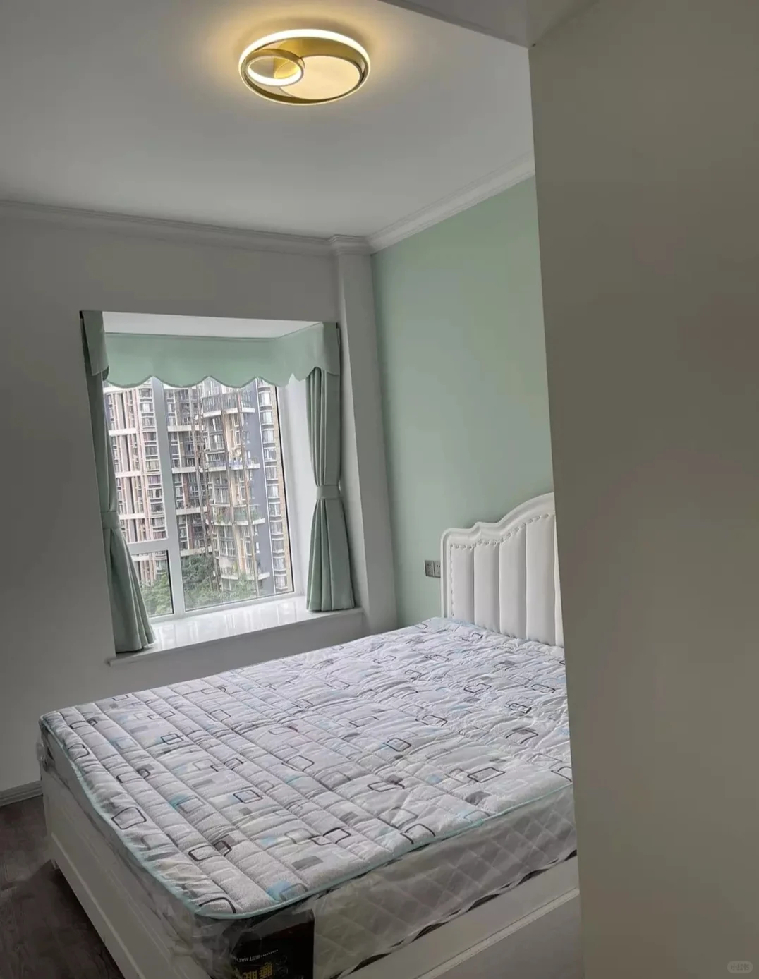 房东自己住的电梯套二