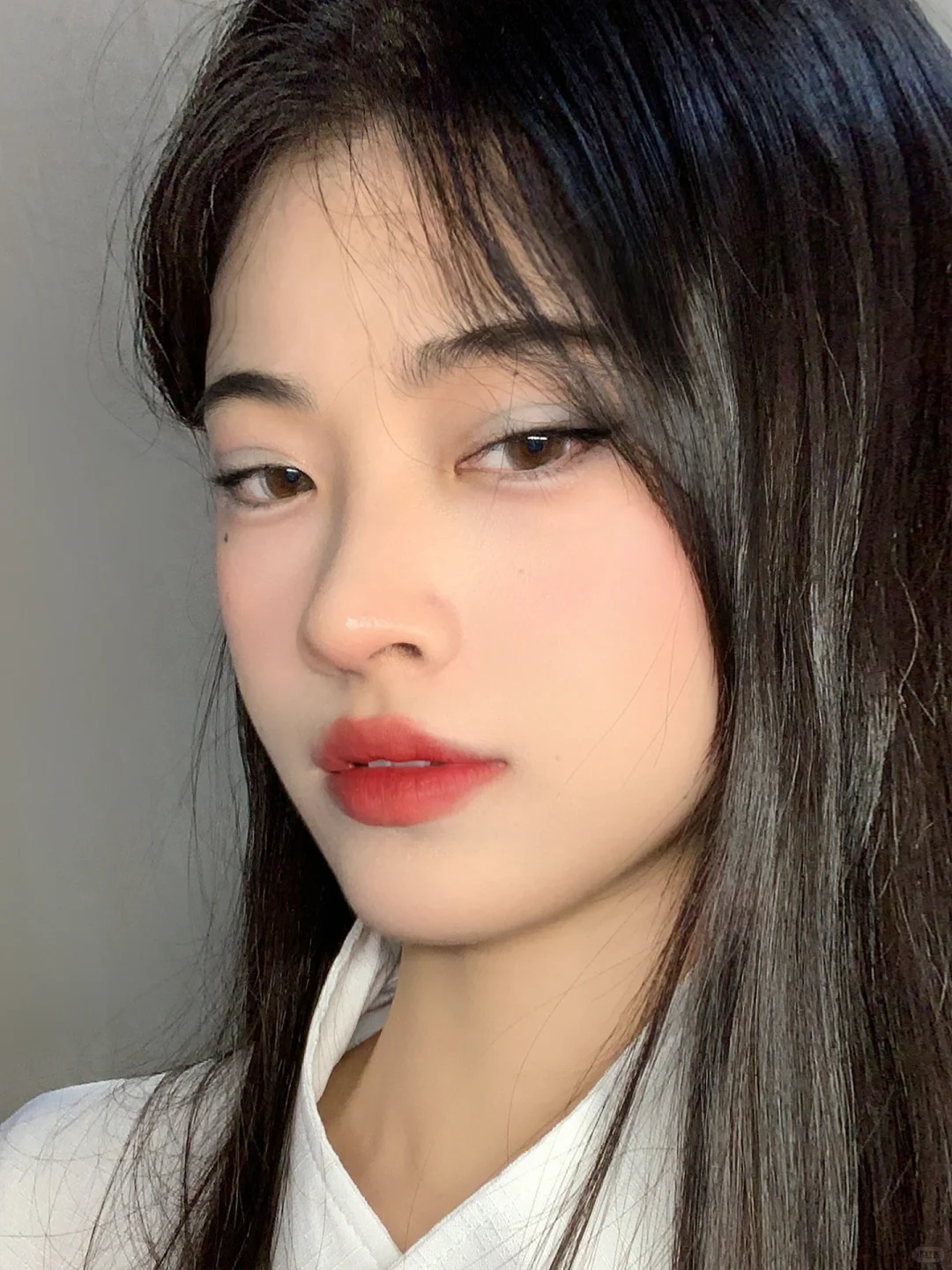 上挑眼总有一丝丝媚在里面