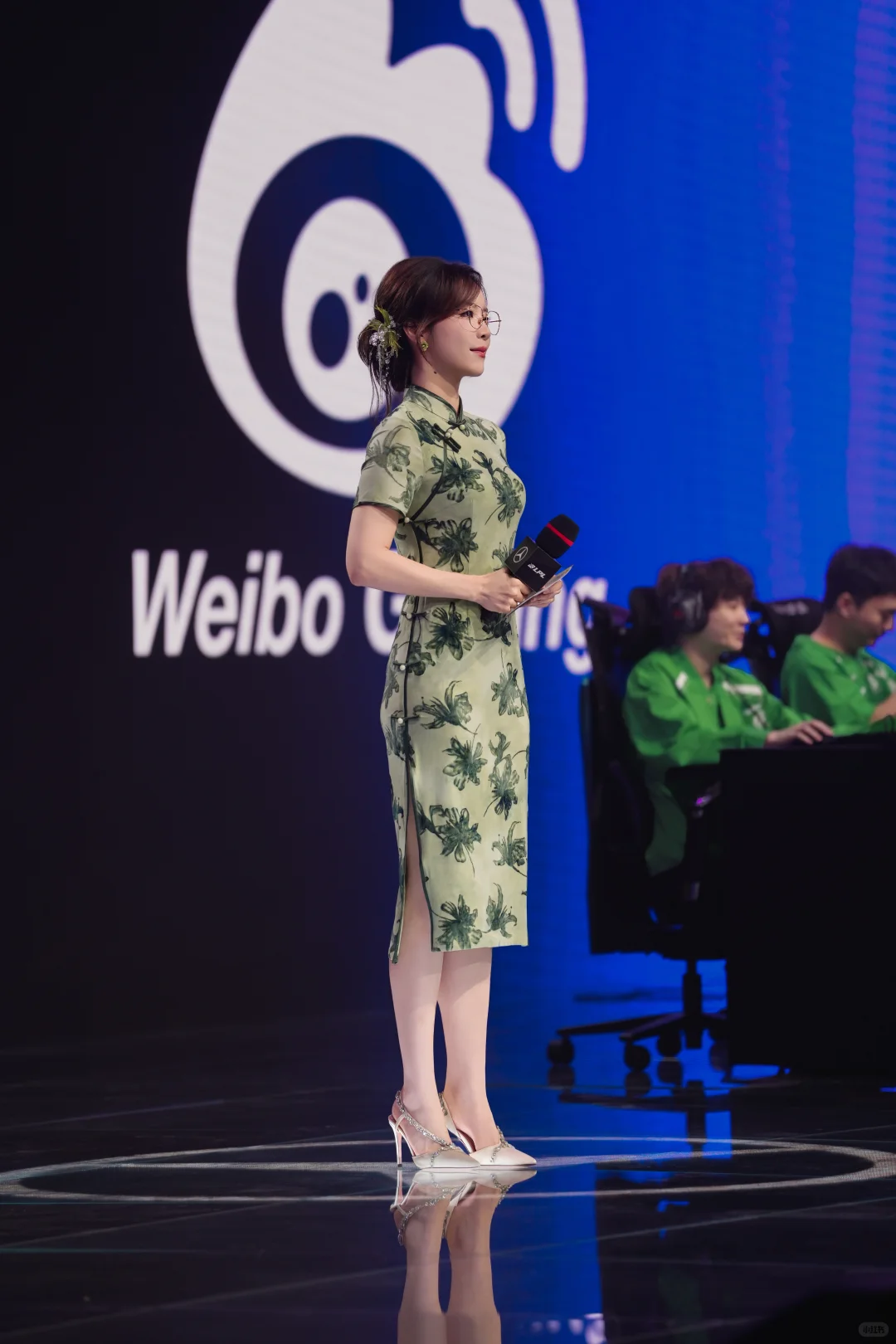 把江南穿在身上｜绿色旗袍，中式浪漫杀疯了