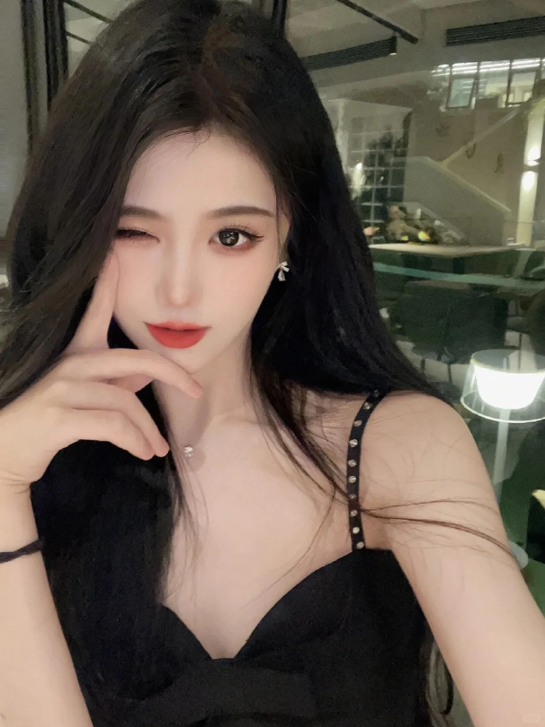 share/高级感美女