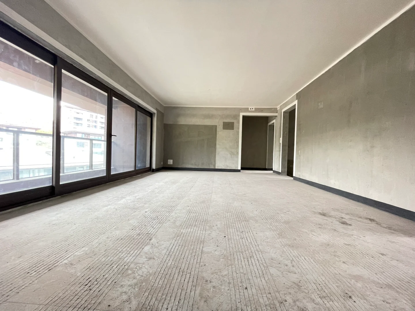 礼嘉洋房，业主再降价，134平172万，横厅4房