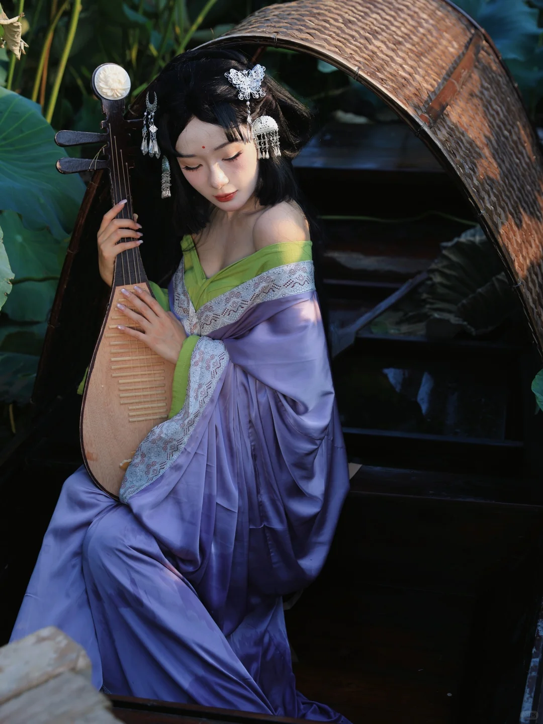小唯仿妆🌷荷花间妖艳与清韵✨共绽