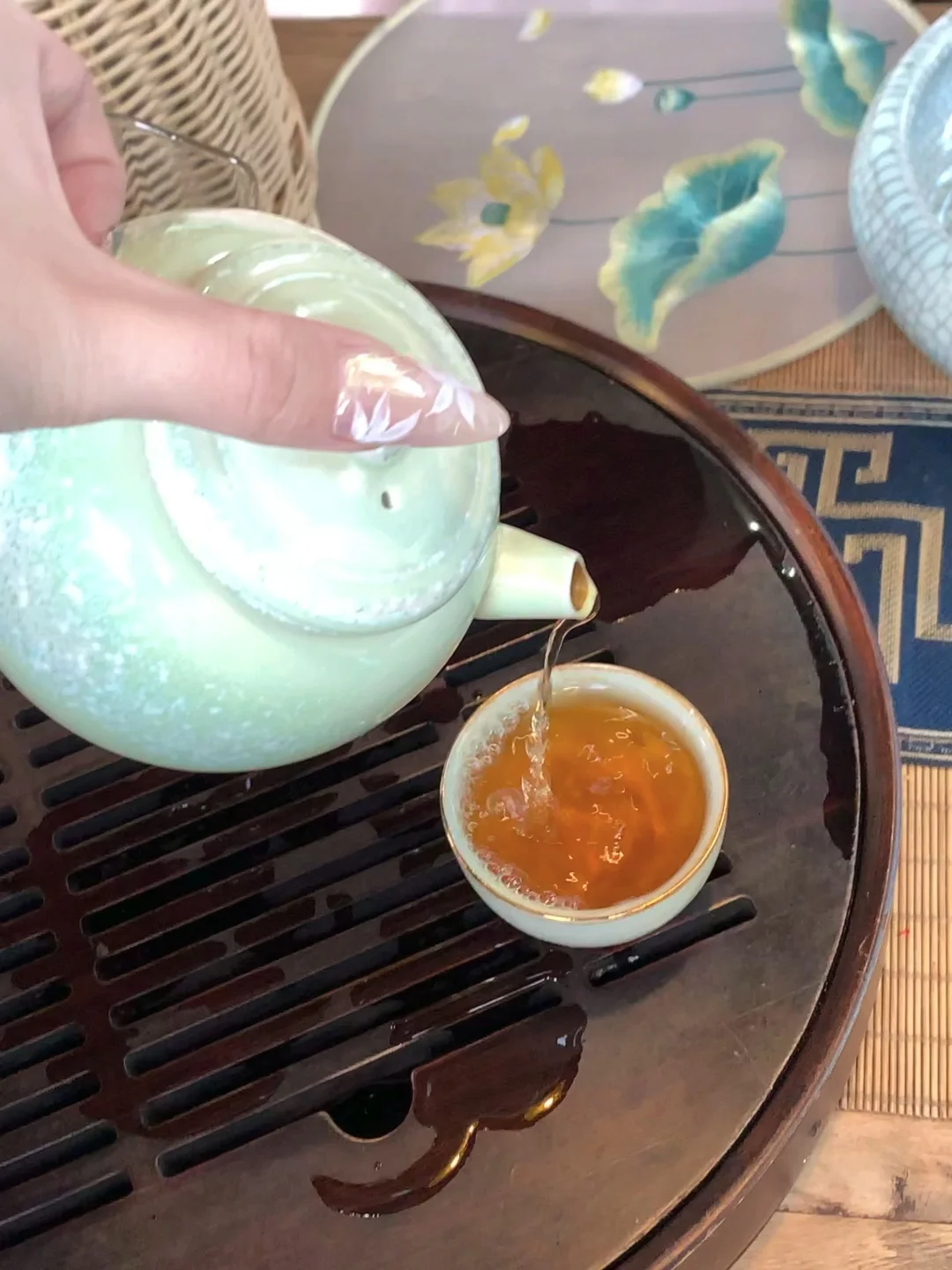 “待到夏日有蝉鸣，与君共赴真江南”