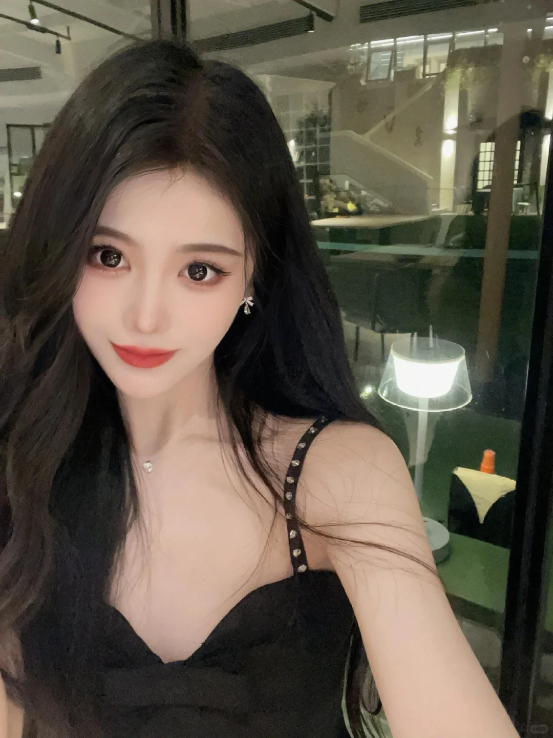share/高级感美女
