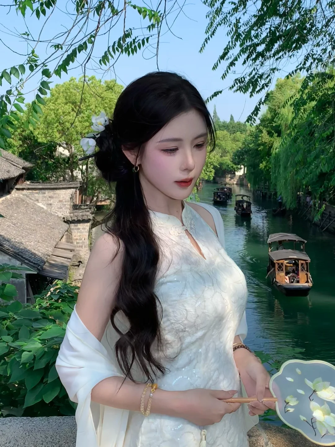 “待到夏日有蝉鸣，与君共赴真江南”