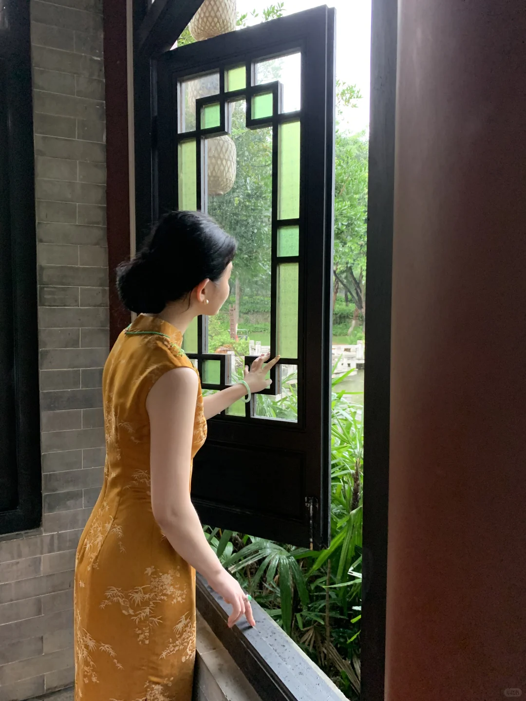 入秋的第一款旗袍 爱惨了