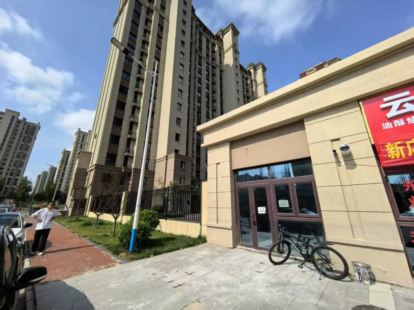 邯郸丛台区碧桂园云庭临街位置挨着小区大门