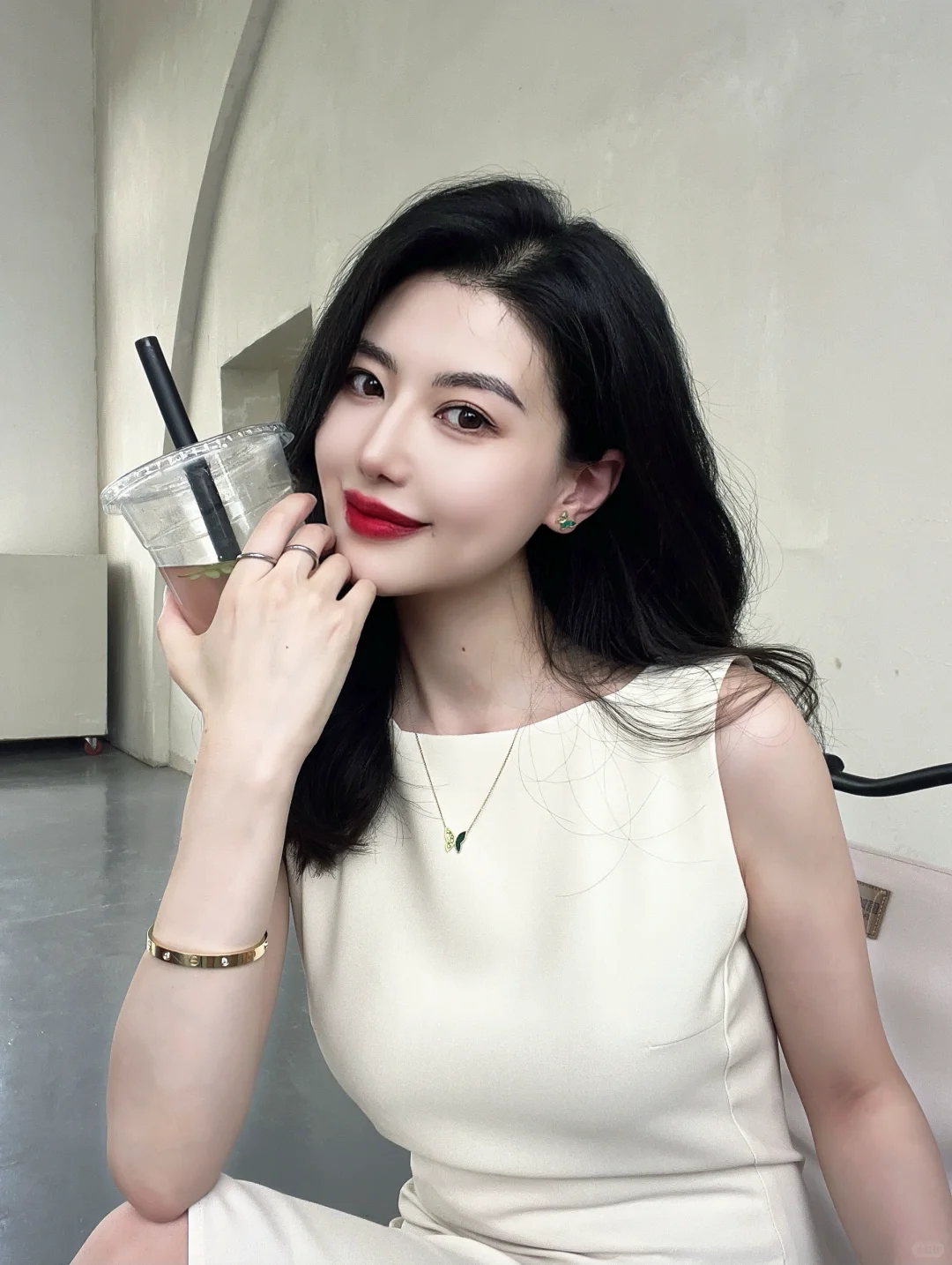 实力与美貌并存的职场时髦精