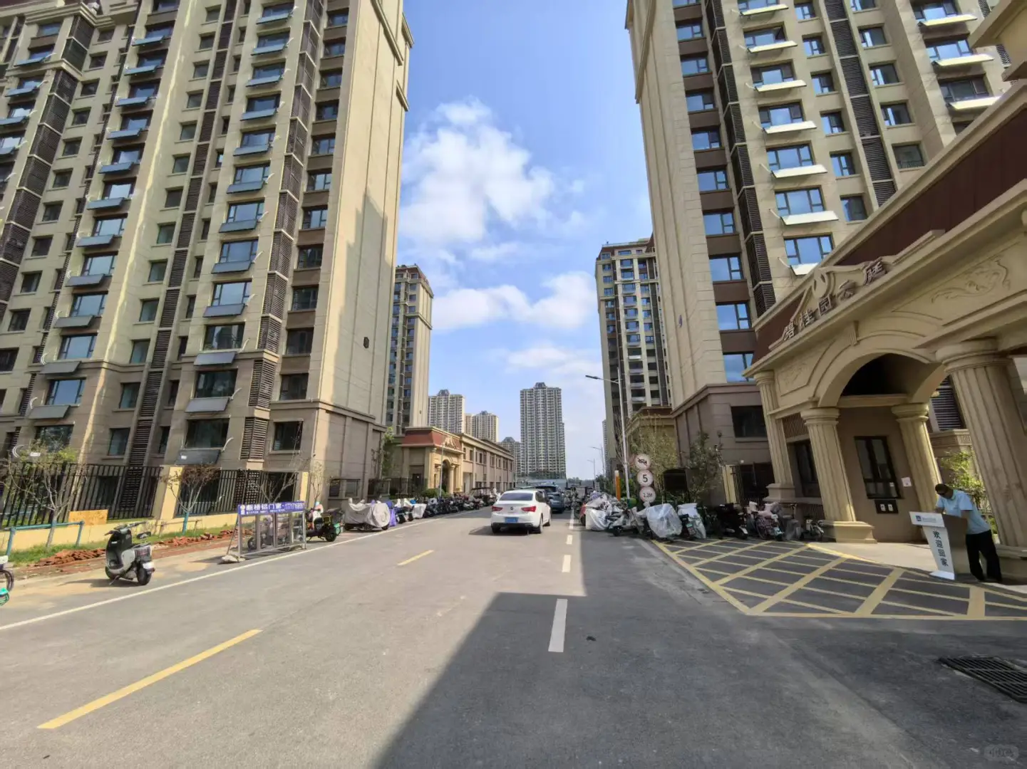 邯郸丛台区碧桂园云庭临街位置挨着小区大门