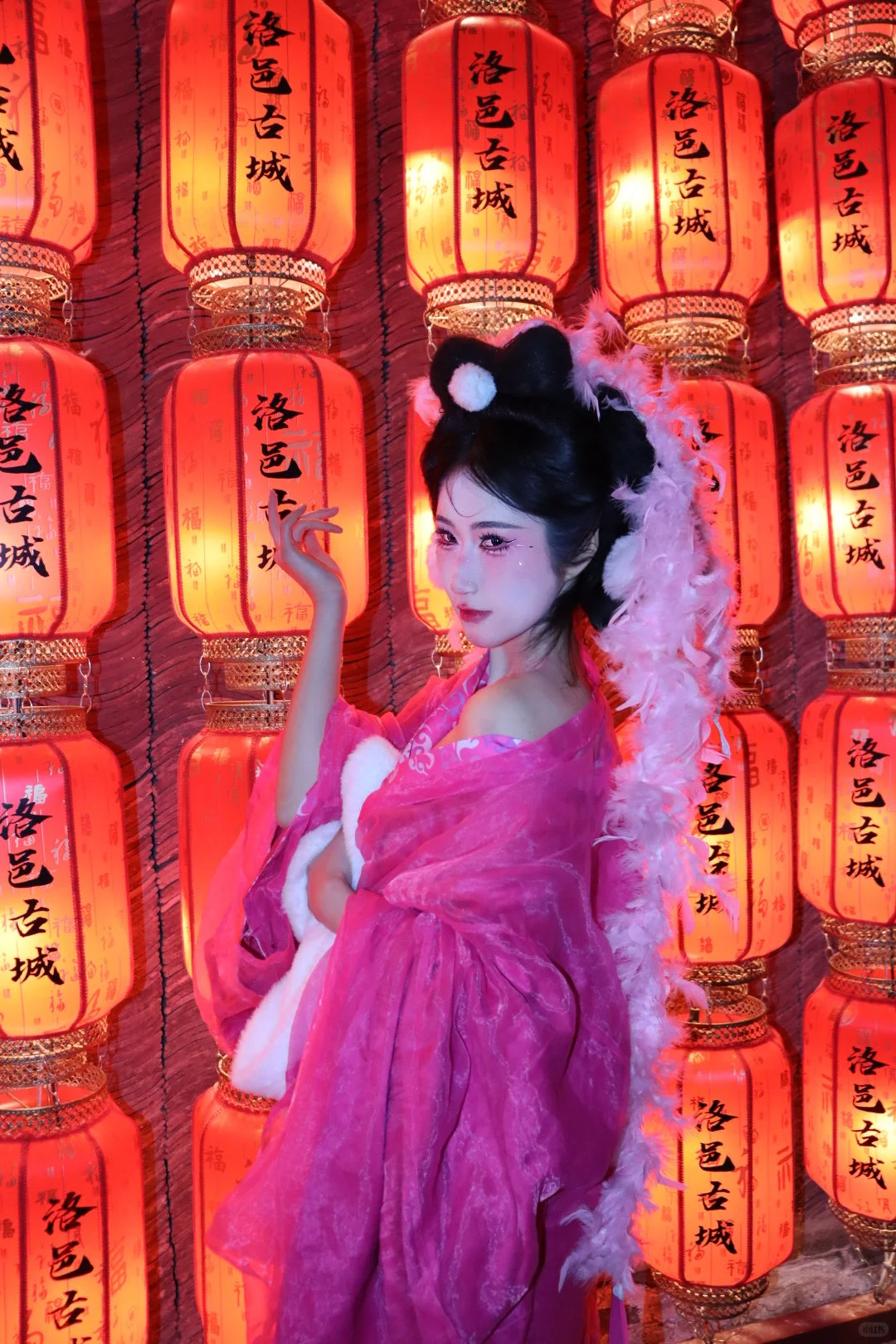 粉红色的妲己妆造真的很妖艳