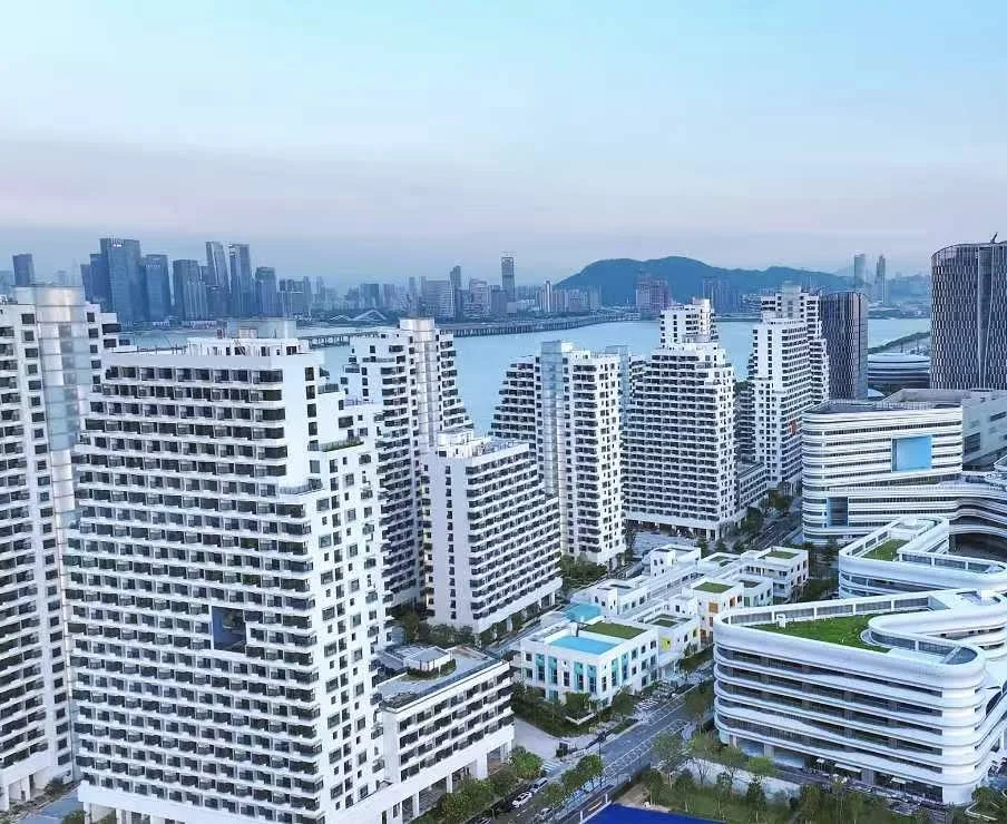 腾讯企鹅岛公寓太丑，两个案例可能更合适