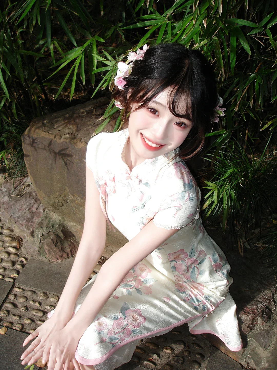 面红的可爱女人