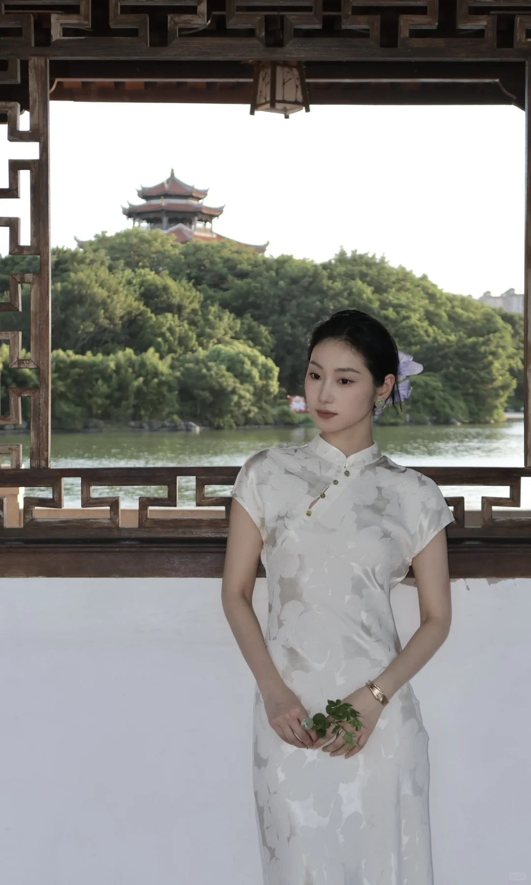 存一些旗袍拍照姿势/