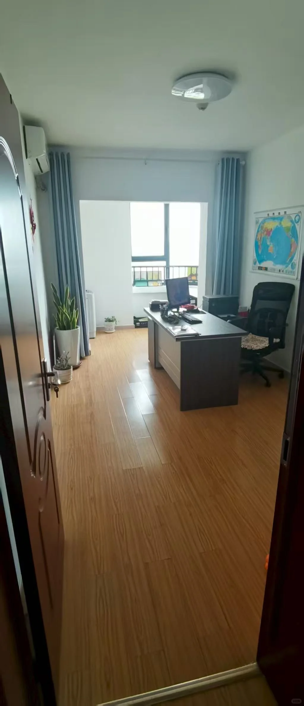 房东直租1650元一个月，两居室。