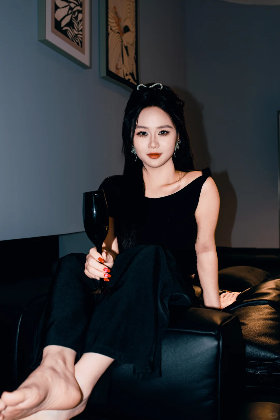她在说今晚很精彩～🍷