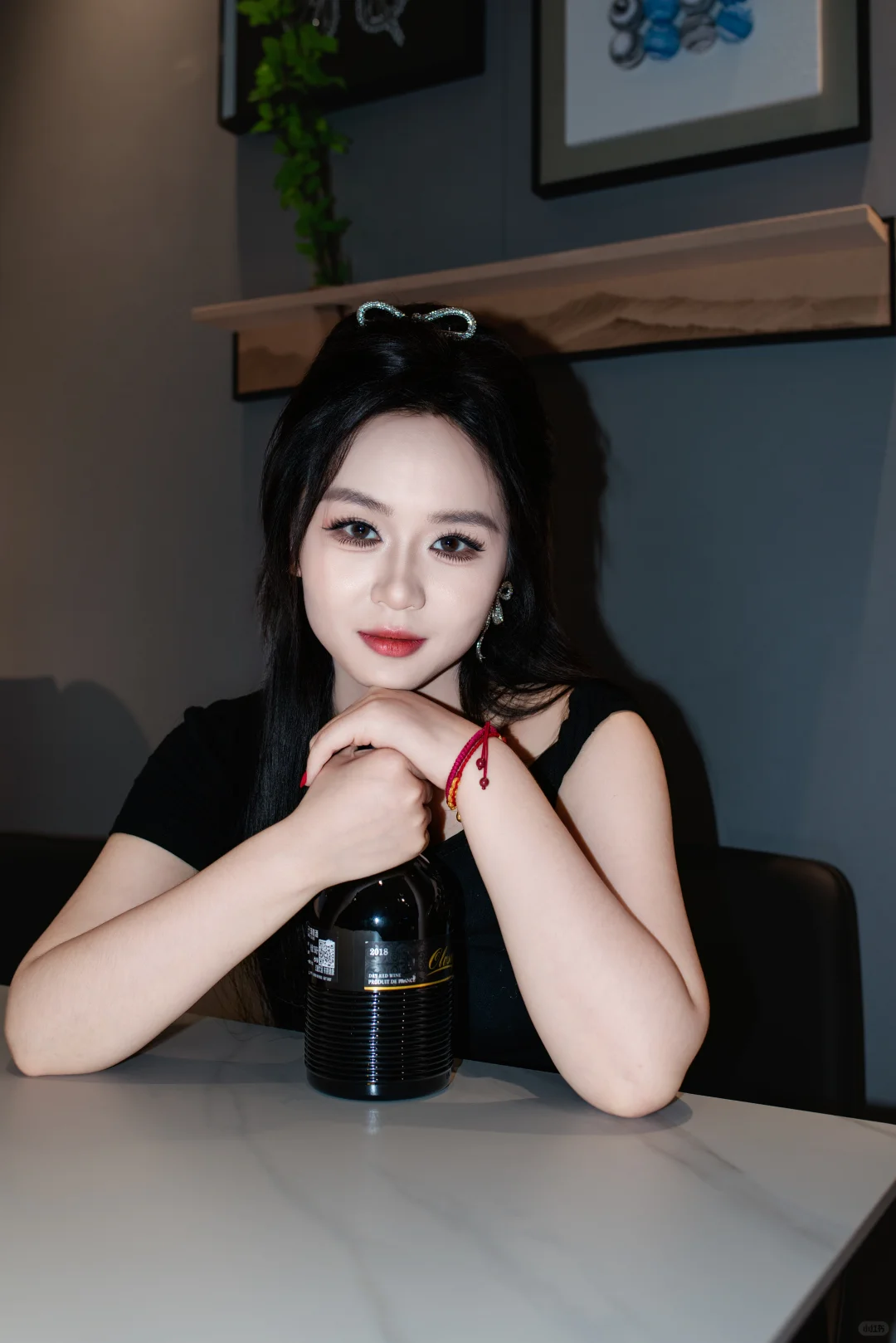 她在说今晚很精彩～🍷