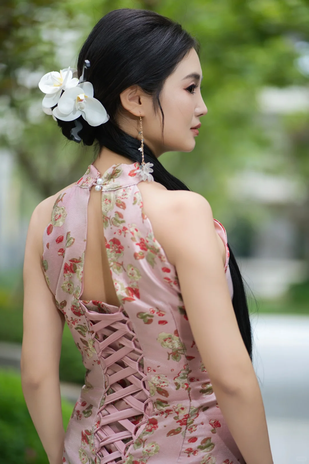 说一句绝美不过分吧！🌸新中式晨袍这么化