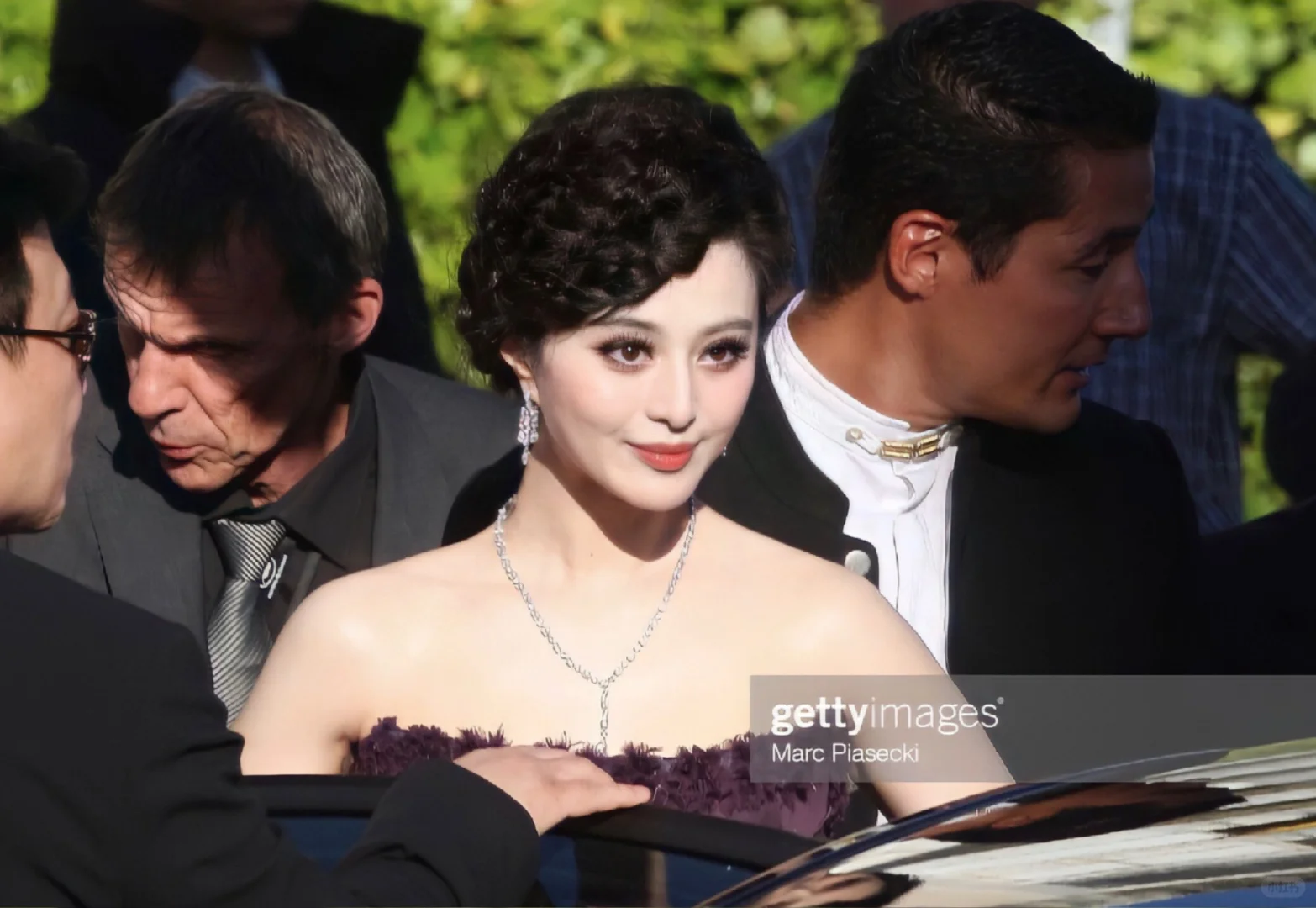 这..蛇系美人！！冷艳 贵气 眼神勾丝..