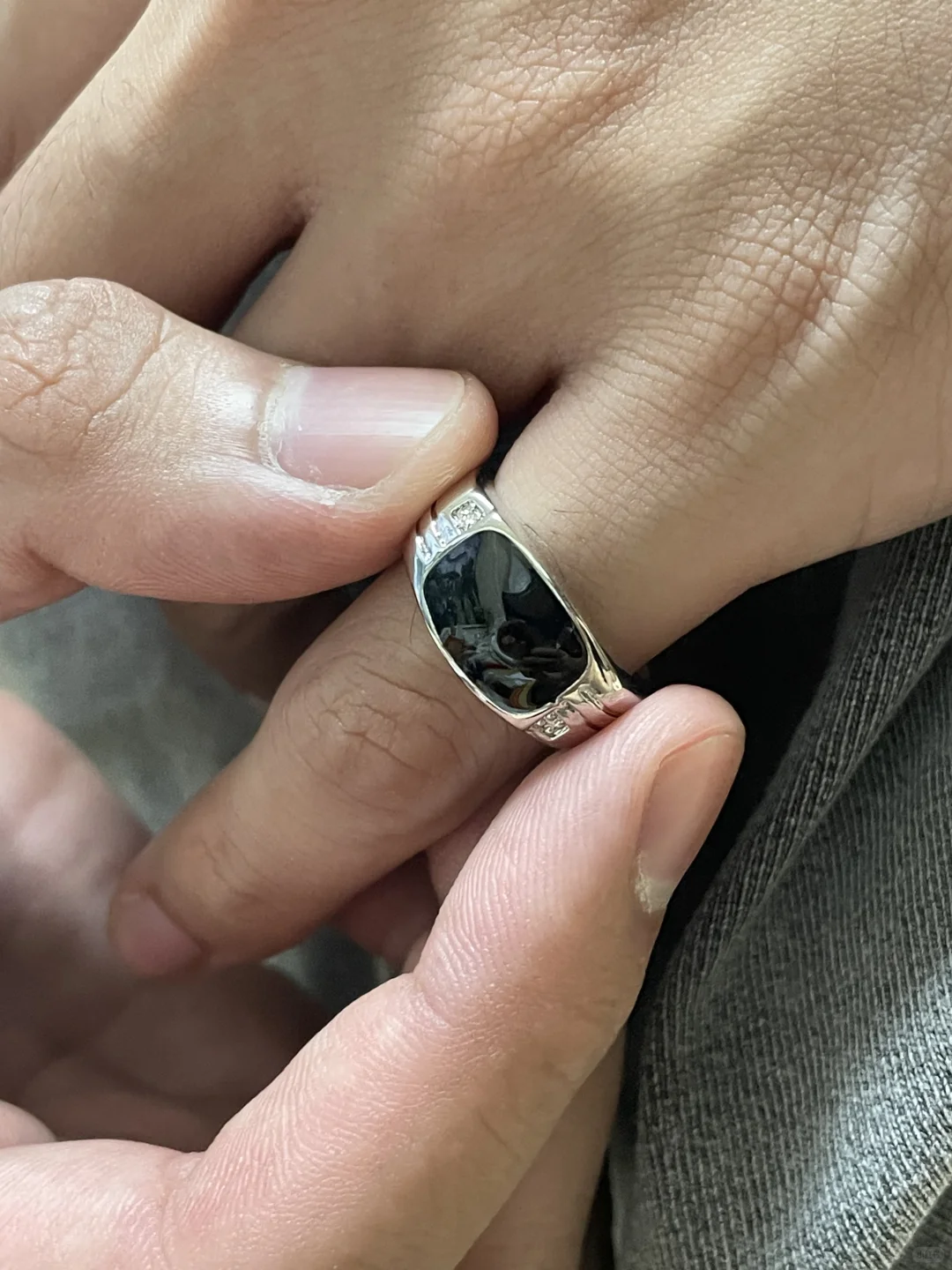 重生之终于戴上了风骚律师同款尾戒了！