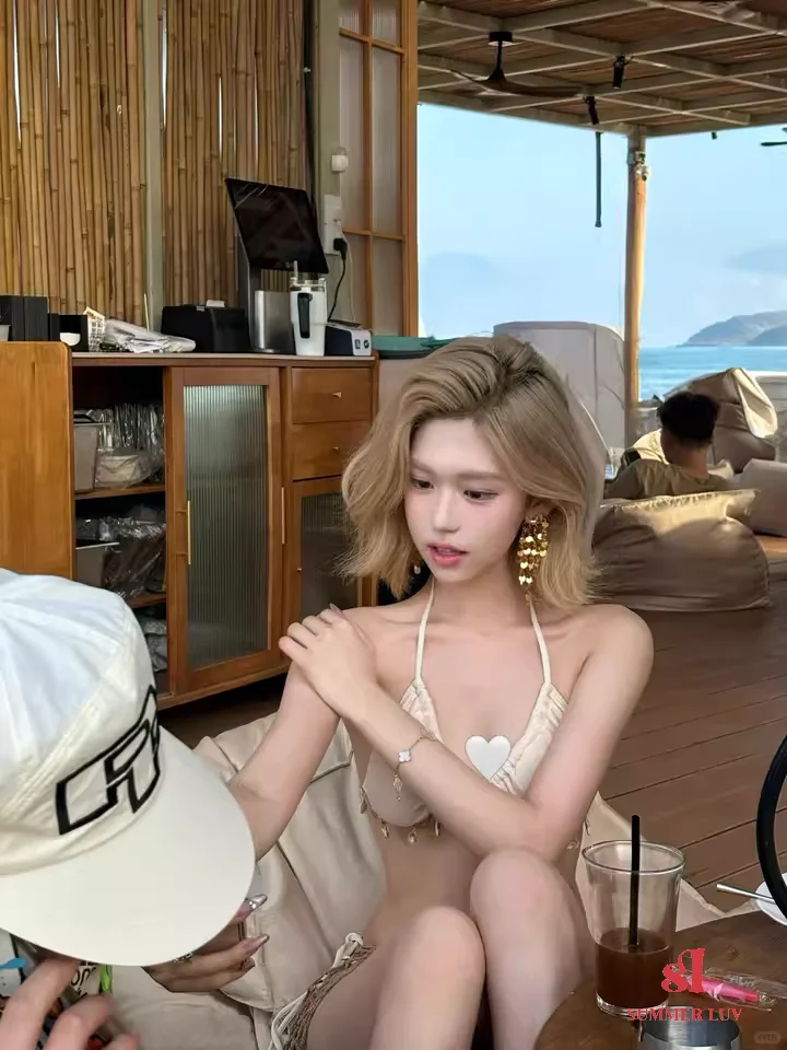 会发光的贝壳泳衣原地封神🌊✨