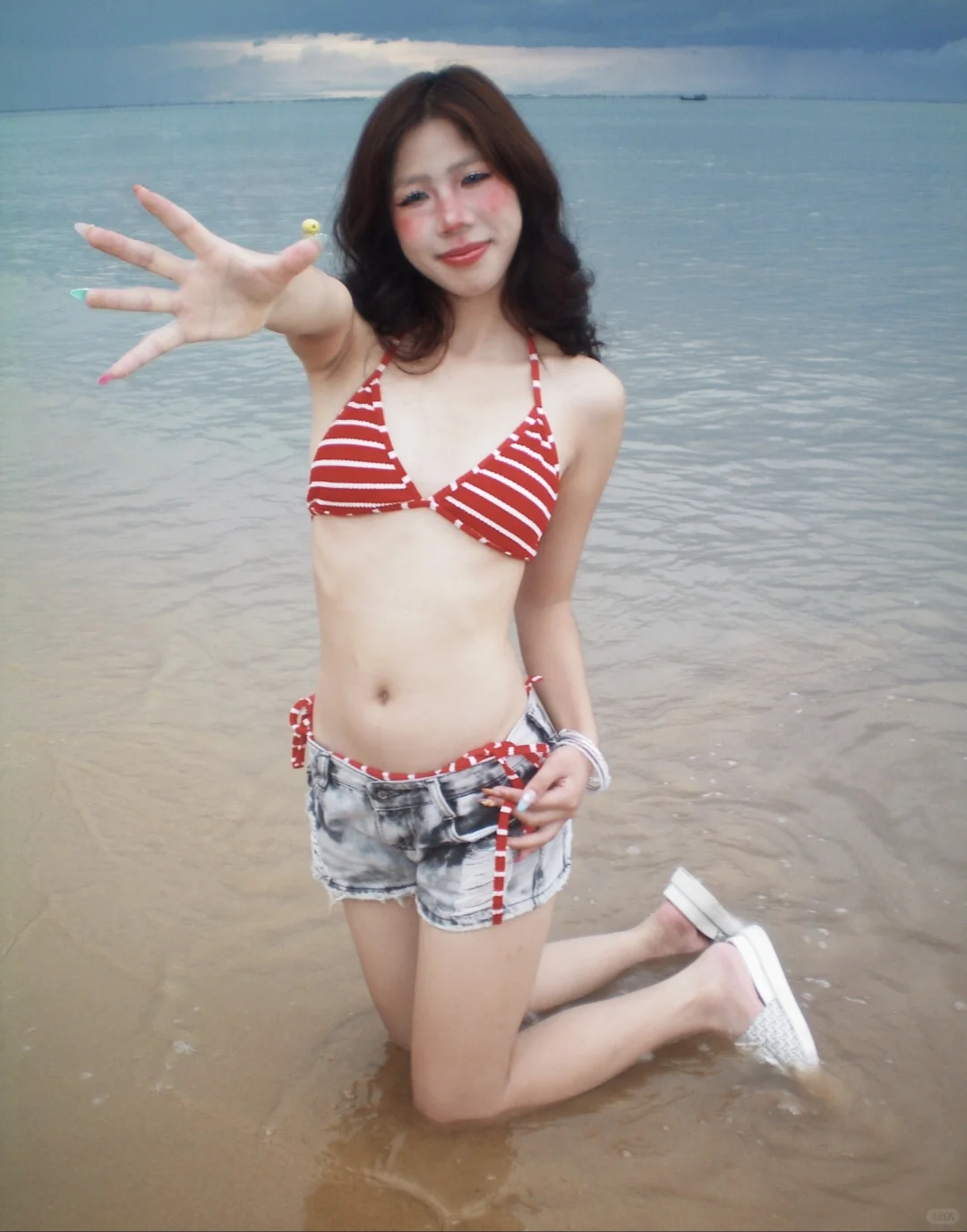 比基尼和夏天海边适配度拉满