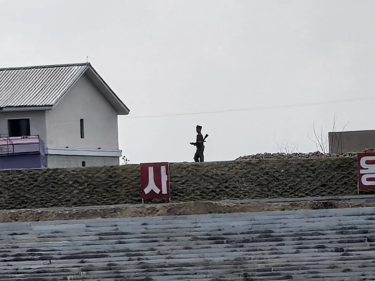 中朝边境的风景线：鸭绿江畔的现代化建筑