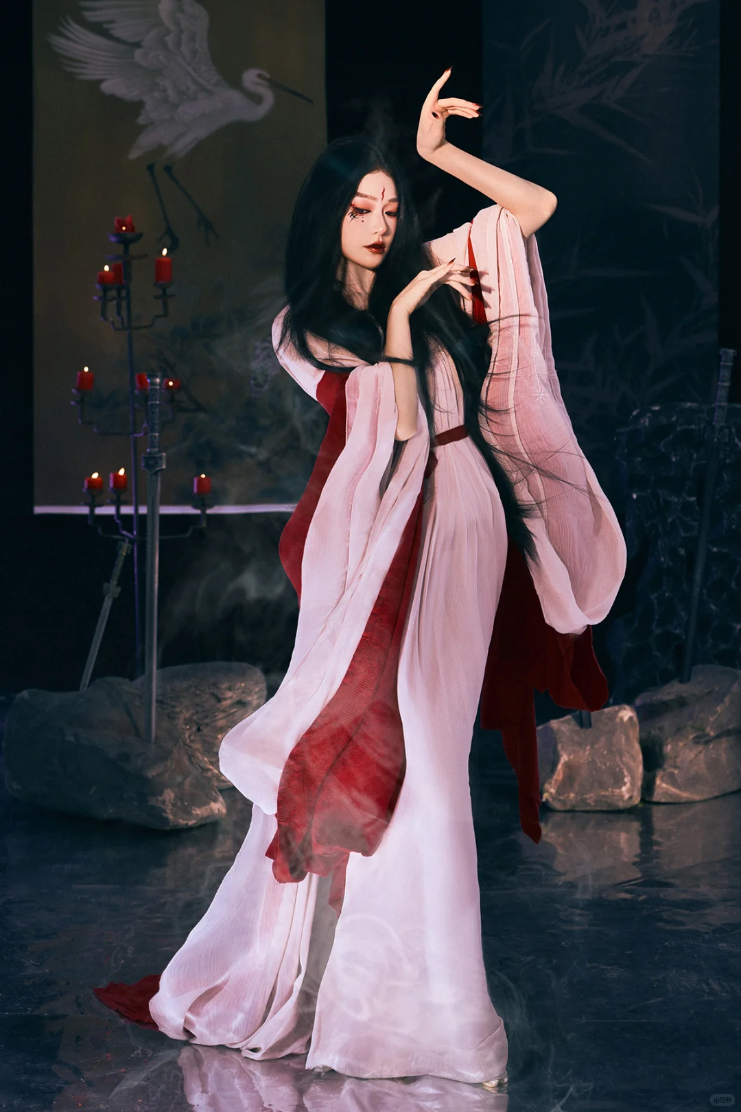 魅惑感红衣妲己写真🥀🥀果真美极了