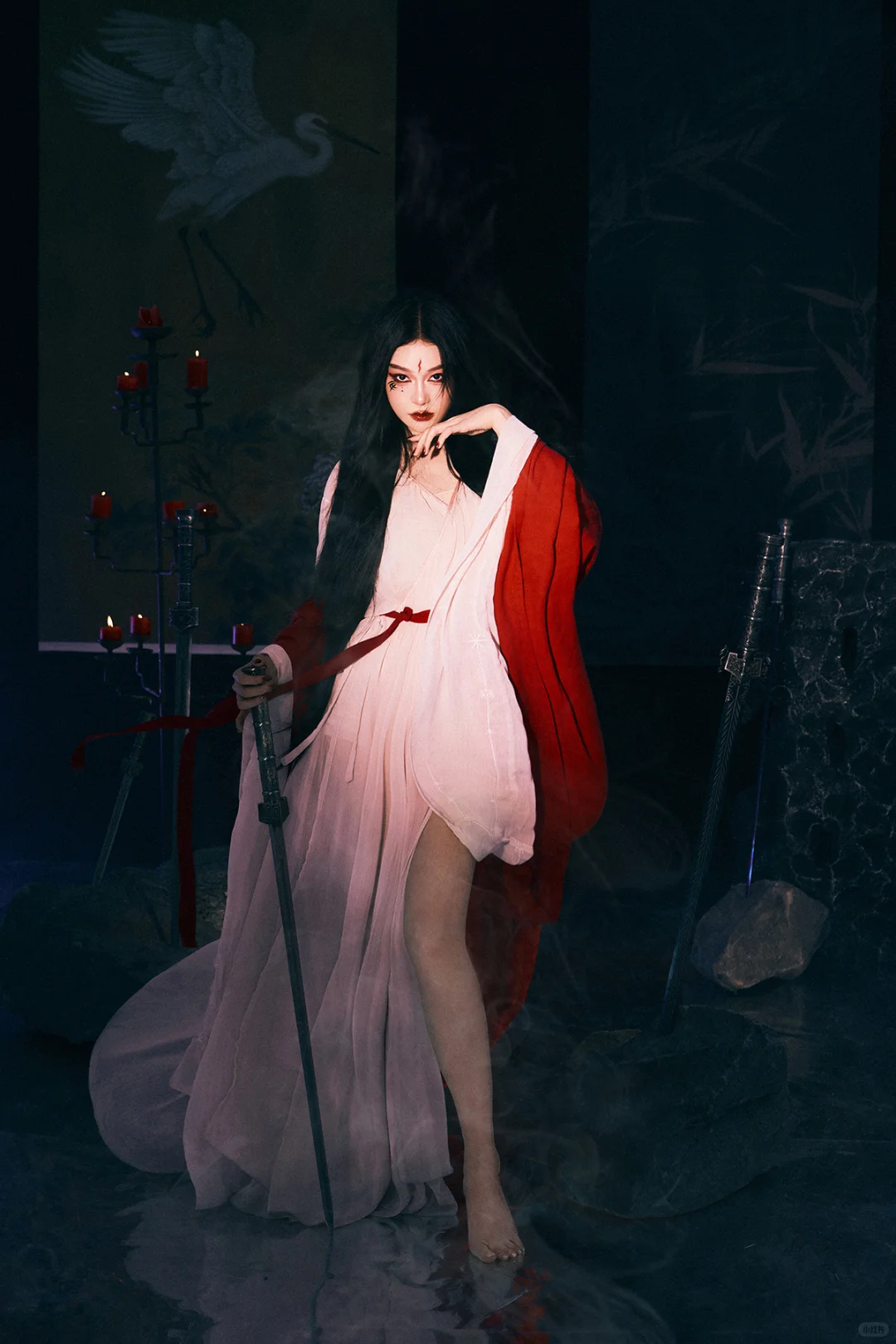 魅惑感红衣妲己写真🥀🥀果真美极了