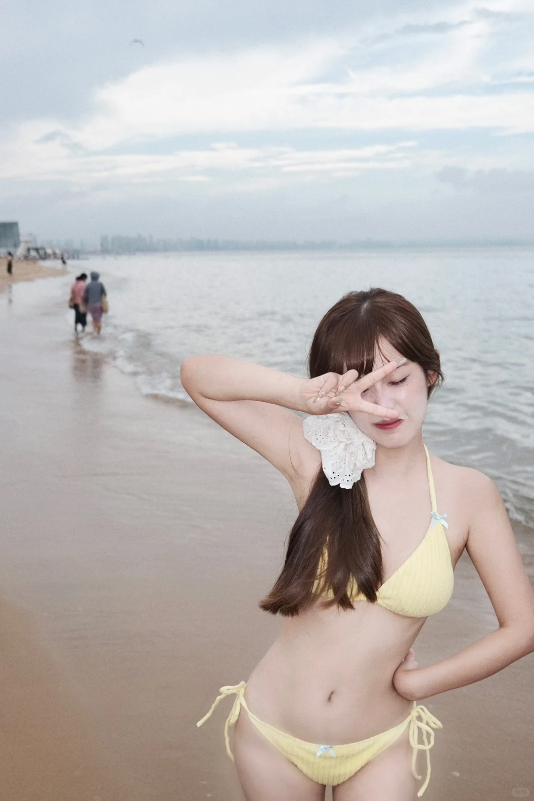 烟台/没有太阳的海边沙滩