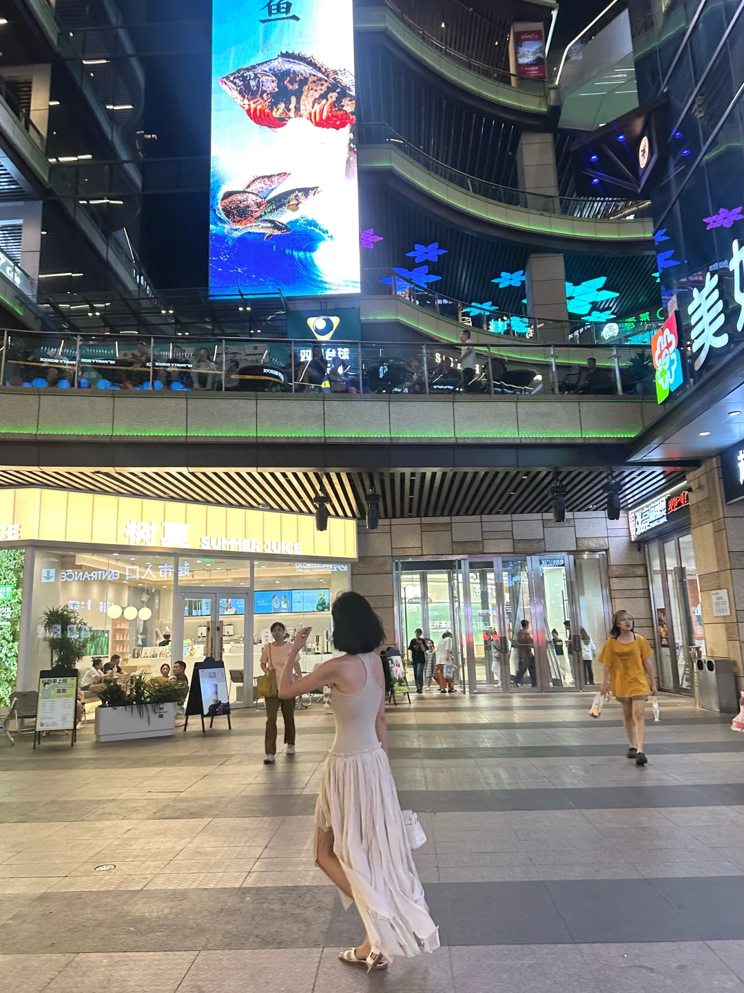 要不要和姐姐一起吃火锅呢～🙋🏻‍♀️