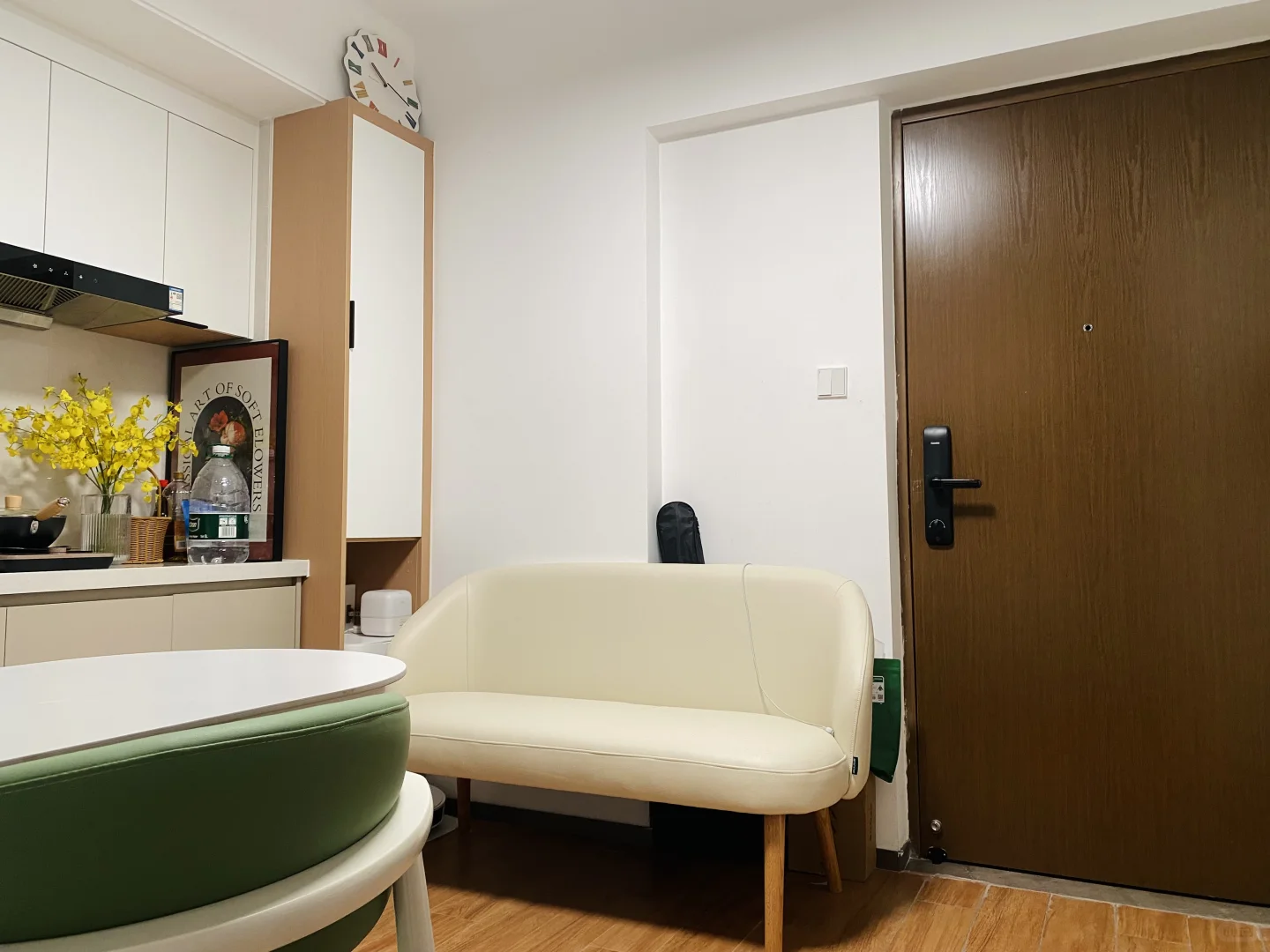 🏠 31㎡原木小宅｜艺术设计生的满分答卷