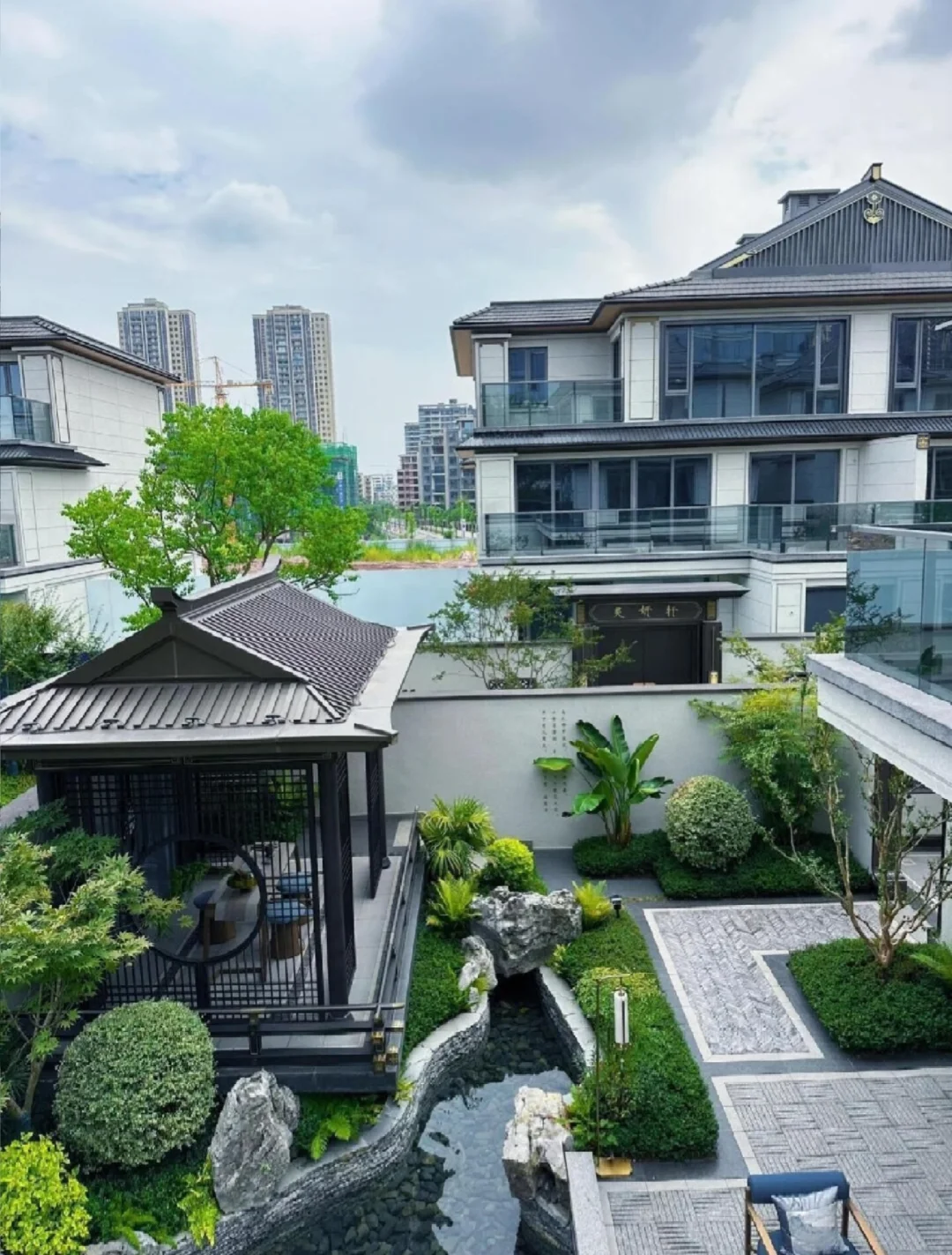 贱卖，原1100万，现400万，不议价