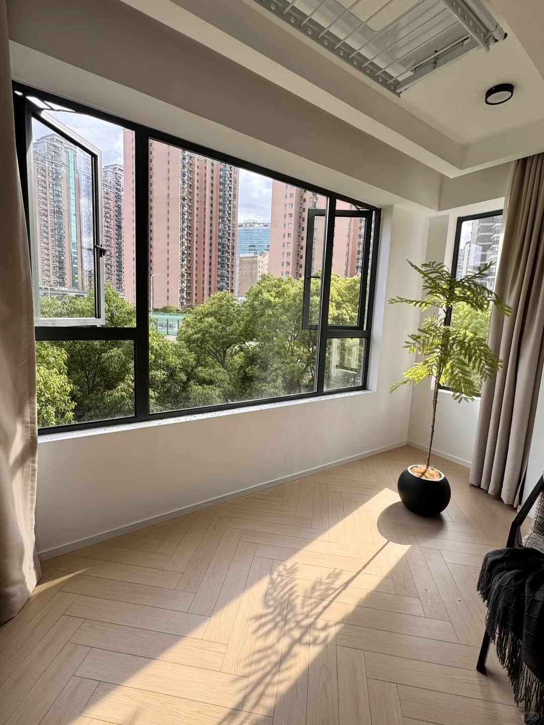 房东小姐姐搬走了 说阳光很好☀️