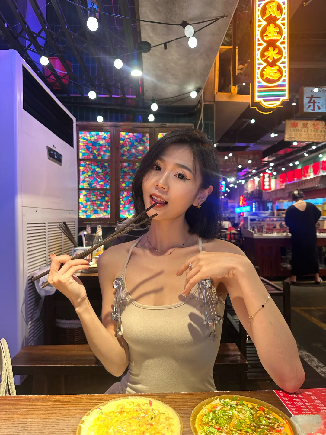 要不要和姐姐一起吃火锅呢～🙋🏻‍♀️