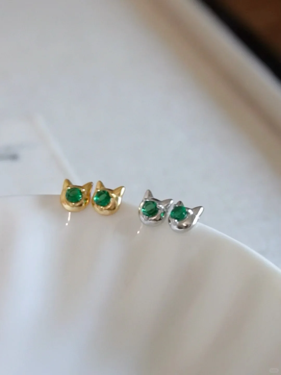 💚魅惑小猫咪🐈它总是忽热忽冷忽近忽远