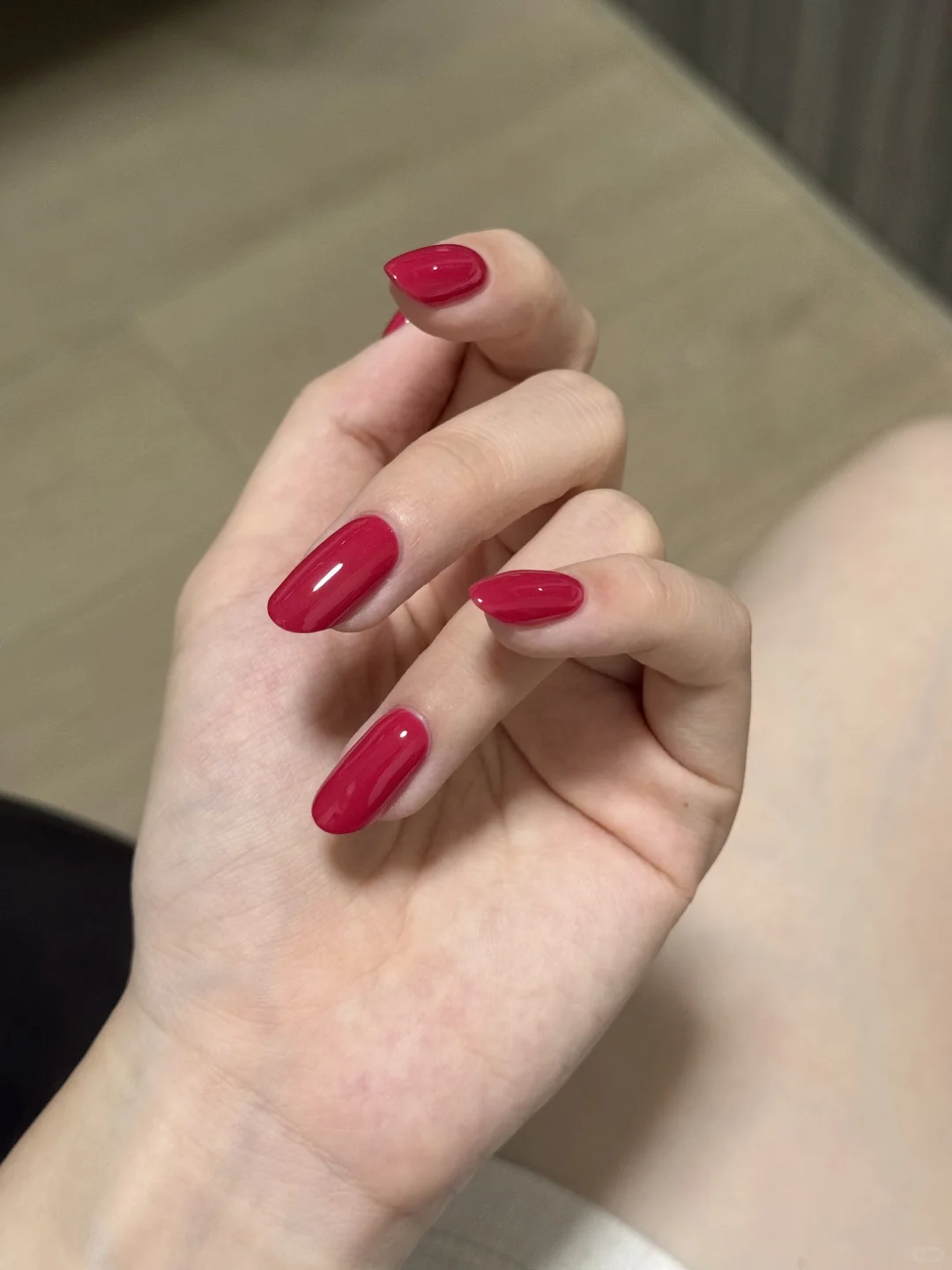 玫红色的指甲怎么可以这么好看！！！