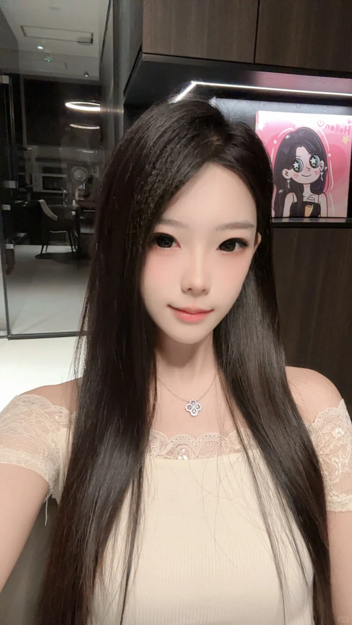 娇艳的花当然要被好好爱护🌸