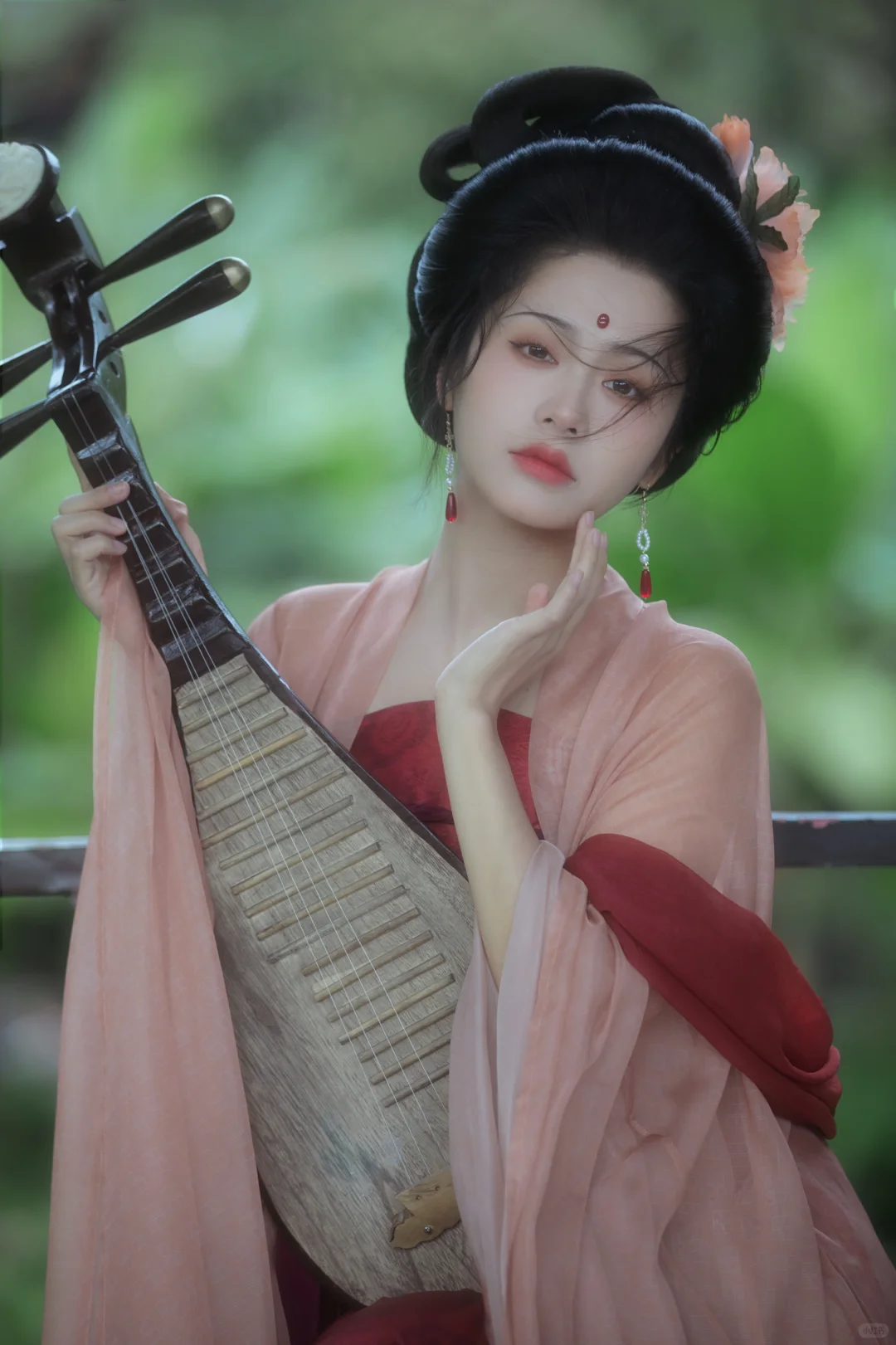 摄影师说我这是什么“鬼迷日眼的”样子